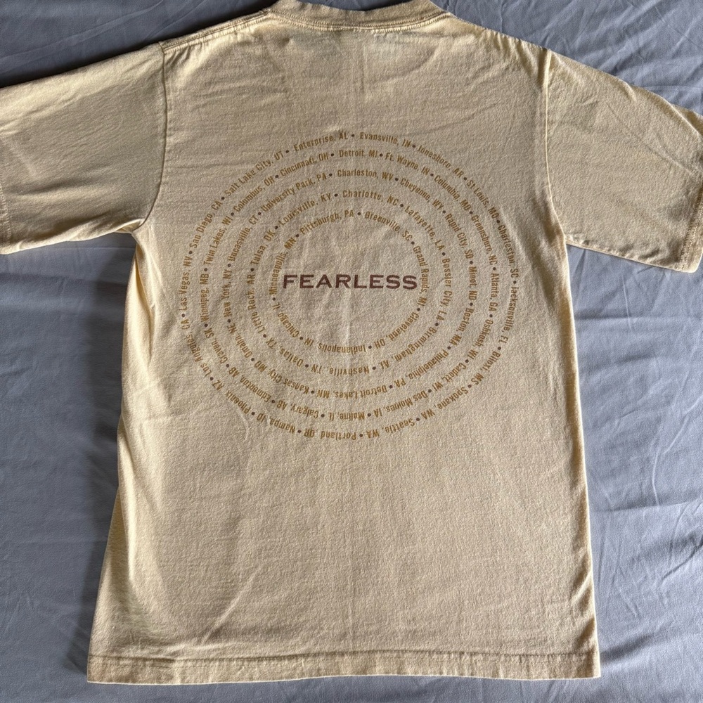 Taylor Swift Vintage Fearless 2009 Y2K Tour T-Shirt Anvil Tag Size Small - Picture 4 of 8